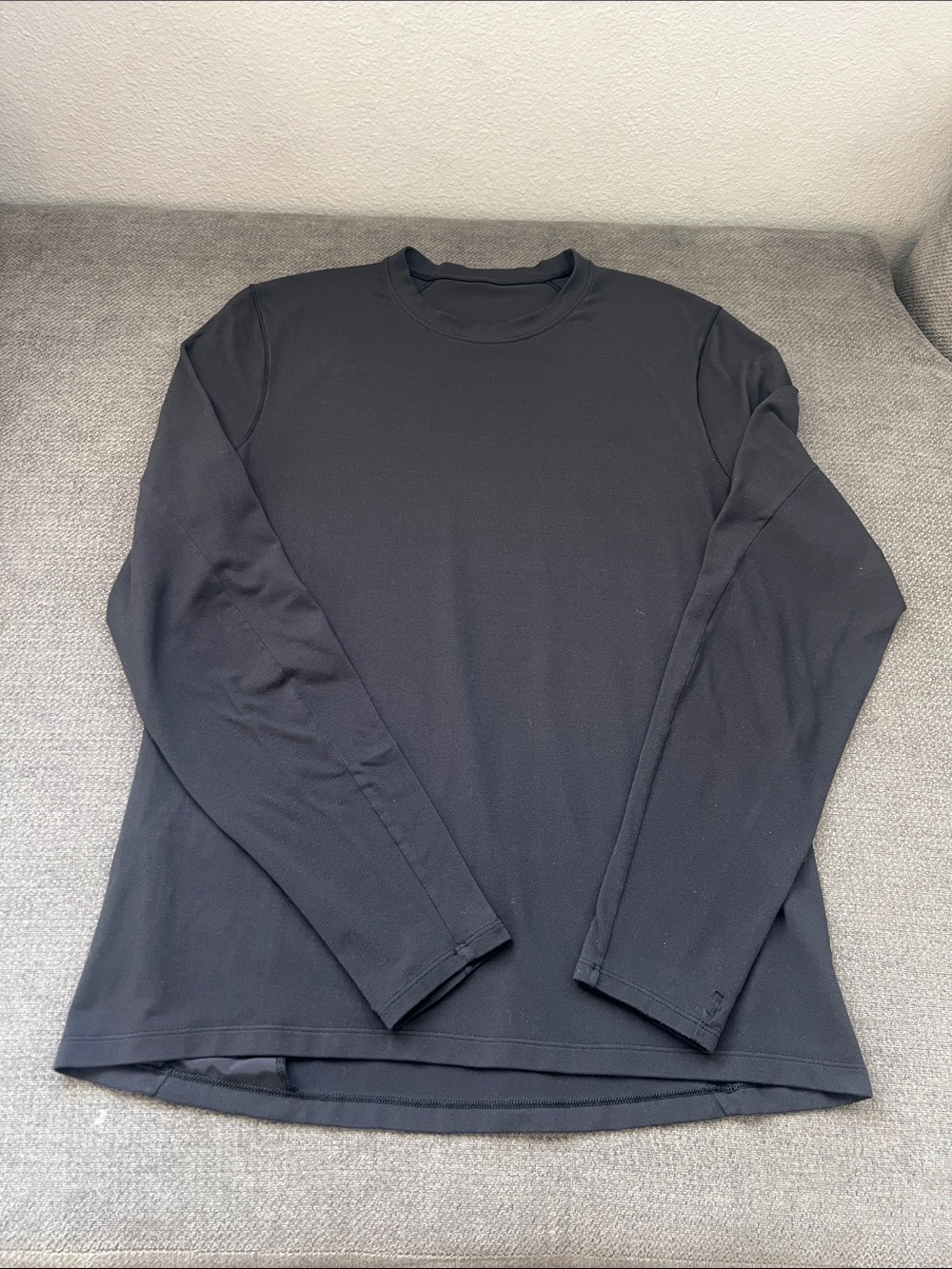 lululemon athletica Men's Black Long-Sleeve Crew Tee